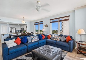 Gulf Front Corner Unit Fantastic Views Free Beach Service!