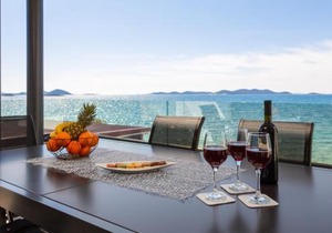 Luxury Apartment Sea