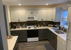 Mountainside: Large 3-level Jiminy Peak Home