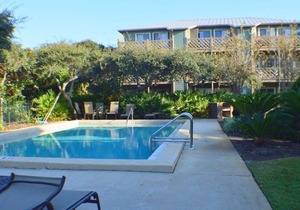New Listing!! Cozy 1 bedroom condo in quiet setting on the second floor!!