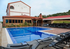 NEW LISTING! Vila Caska -ap4 - for 4 people- Zrce beach, pool, wifi, A/C