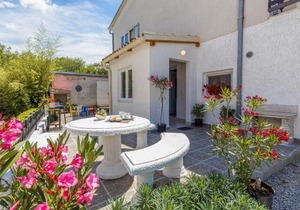 Nice Apartment In Smrika With Kitchen