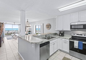 ON BEACH, INSANE VIEWS, OWNER MANAGED, SAVE MONEY, PRIVATE BEACH , DESTIN FL !