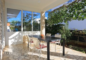 One bedroom apartment near beach Grebaštica, Šibenik (A-471-d)