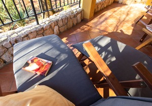 One bedroom apartment with shared pools