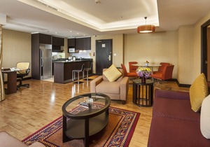 One Bedroom Grand Suite Apartment in the city center (G8)