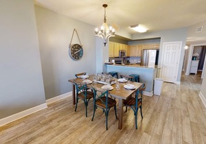 Renovated Master Gulf View Free Beach Chairs! Free Golf & Activities Daily!