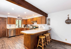 SAND01 - Great Home, A/C, Hot Tub, Bikes, Ping Pong, Dog Friendly