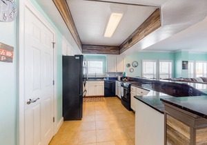 Second Floor Condo a/Ocean View, Shared Pool & Hot Tub, High-Speed WiFi, & W/D