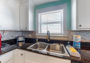 Second Floor Condo a/Ocean View, Shared Pool & Hot Tub, High-Speed WiFi, & W/D