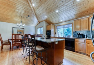 Spacious home with SHARC passes, private hot tub, and deck