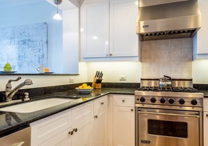 Spend Fall at the Beach! Gulf Views & Steps from Beach and Community Pool! 3 Adult Bikes!