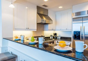 Spend Fall at the Beach! Gulf Views & Steps from Beach and Community Pool! 3 Adult Bikes!