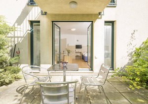 Studio apartment with garden