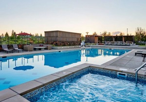 Summer retreat ~ cozy beds ~ hot tub ~ Bend/Bachelor ~ new amenities ~🐶