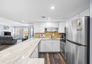 Tropi-COOL Condo. In-unit W/D, Spectacular views and FREE bch svc! (515)