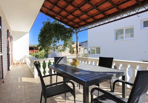 Two bedroom apartment near beach Grebaštica, Šibenik (A-471-a)