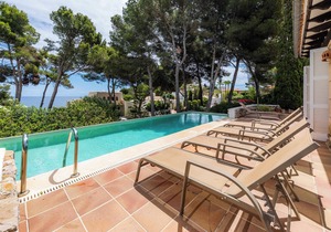 Vacation Home Villa Cala Padri with Pool, Wi-Fi, A/C, Terrace & Garden