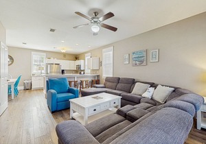 Welcoming Cottage with Hot Tub - 1 Mile to Windmark Beach
