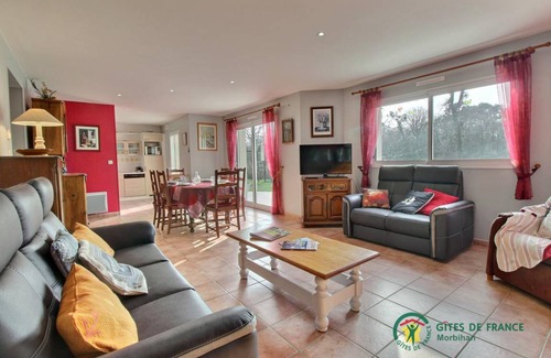 Erdeven House | 109 m² Gîte ∙ 3 bedrooms ∙ 6 guests
