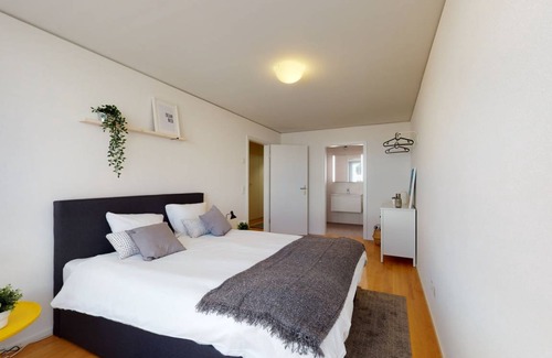 La Chaux-de-Fonds Apartment | 130 m² Apartment ∙ 3 bedrooms ∙ 6 guests