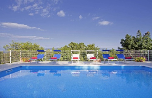 Crni Villa | 135 m² Villa ∙ 4 bedrooms ∙ 8 guests