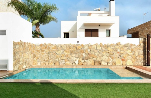 Bolonia Villa | 160 m² Villa ∙ 4 bedrooms ∙ 9 guests