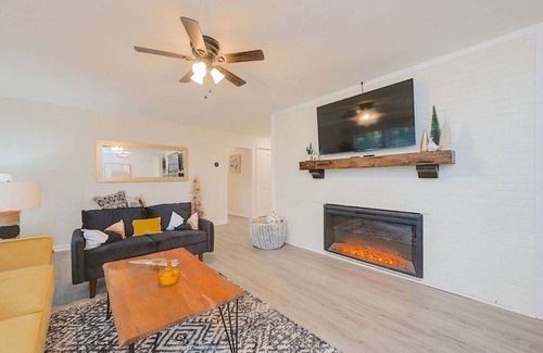Central Newport News House | 170 m² House ∙ 4 bedrooms ∙ 10 guests