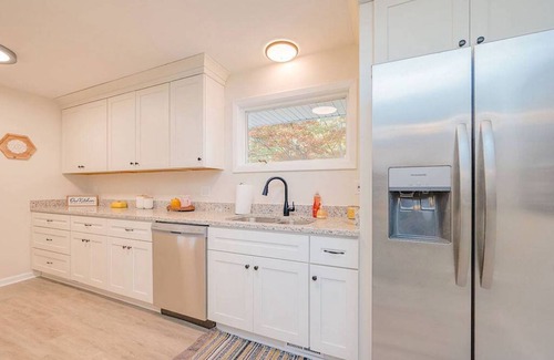 Central Newport News House | 170 m² House ∙ 4 bedrooms ∙ 10 guests
