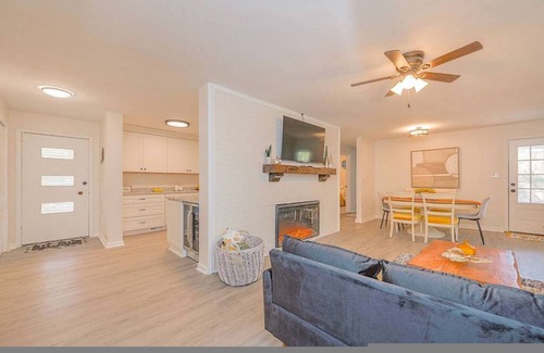 Central Newport News House | 170 m² House ∙ 4 bedrooms ∙ 10 guests