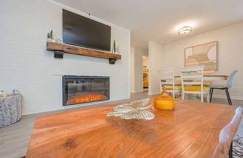 Central Newport News House | 170 m² House ∙ 4 bedrooms ∙ 10 guests