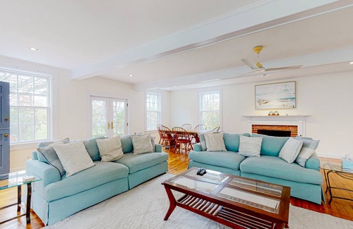 Barnstable House | 197 m² House ∙ 5 bedrooms ∙ 5 guests