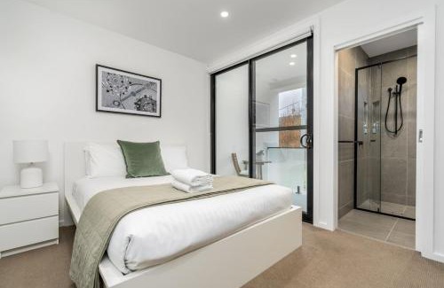 Braddon House | 2-Storey Lumiere Townhouse with Private Courtyard - Hosted by Canstay