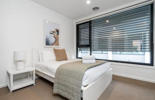 Braddon House | 2-Storey Lumiere Townhouse with Private Courtyard - Hosted by Canstay