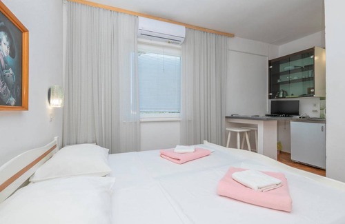 Stari Grad Apartment | 20 m² Apartment ∙ 2 guests