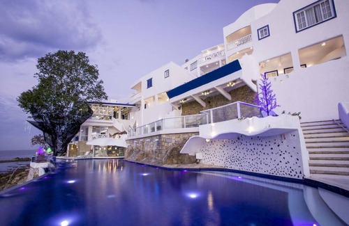 Santiago Resort | 223 m² Resort ∙ 2 bedrooms ∙ 20 guests
