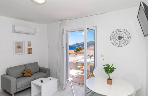 Okrug Donji House | 237 m² House ∙ 8 bedrooms ∙ 16 guests