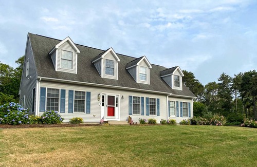 South Chatham House | 249 m² House ∙ 3 bedrooms ∙ 8 guests