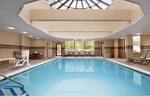 Farmingville Hotel | 375 m² Hotel ∙ 127 guests