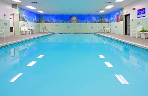 Centereach Hotel | 65 m² Hotel ∙ 127 guests