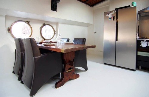 Amsterdam West Apartment | 70 m² Apartment ∙ 2 guests