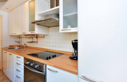 Hvar Old Town House | Amazing home in Hvar with kitchen