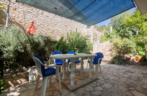 Pokrivenik Apartment | Apartment Sanka (46881-A1) - Gdinj - island Hvar
