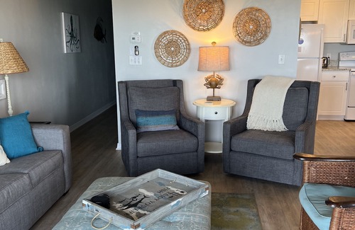 Gulf Place Condo | Awesome Gulf View from 4th Floor Balcony, Free WiFi! NETFLIX incl! Pickleball.