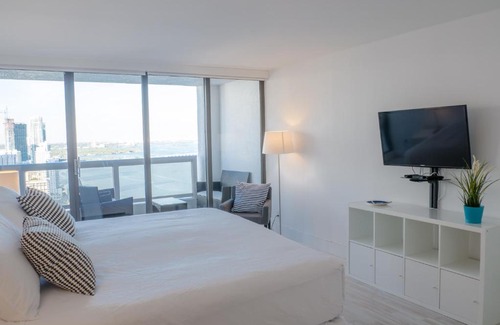 Downtown Miami Apartment | Bayshore Three-Bedroom Apartment 3935