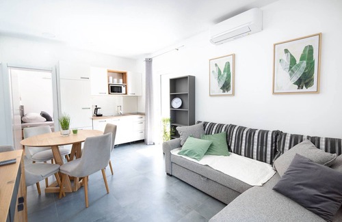 Njivice Apartment | Beachfront app 2 Villa Sunset Sea (pool view)
