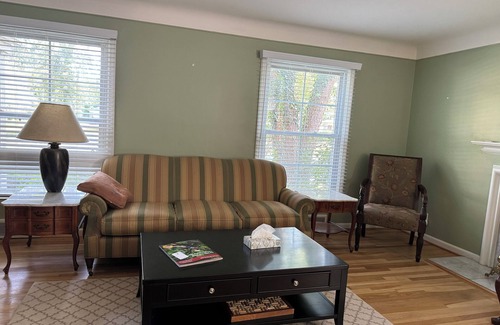 Grosse Pointe Apartment | Charming 3-bedroom apartment in serene Grosse Pointe Park, close to lake