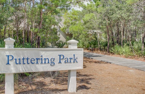 WaterSound Beach Cottage | Charming Guest House with Great Atmosphere & Amenities - Shared Pool