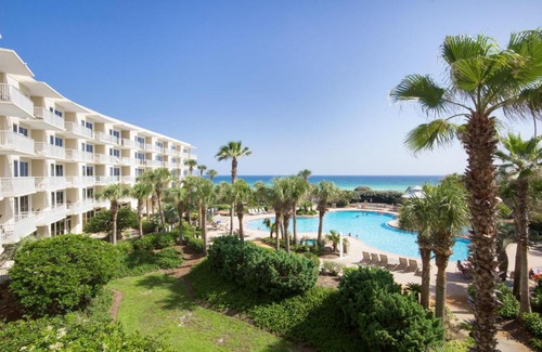 Miramar Beach House | Crescent at Miramar By BlueSwell