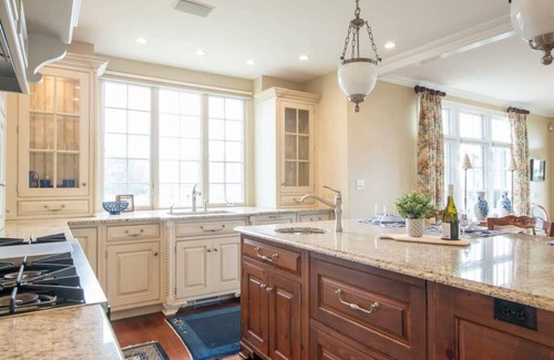 West Chatham House | Elegant Chatham Home, steps to private association on Hardings Beach, Dog Friend